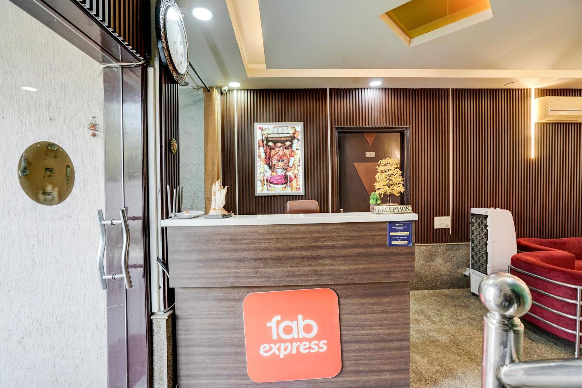 Fabexpress Next Home Гургаон Экстерьер фото