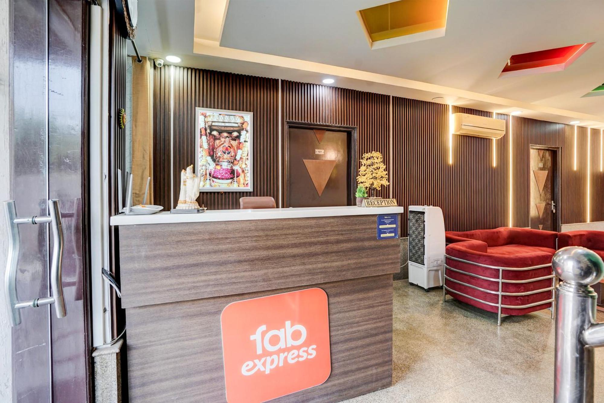 Fabexpress Next Home Гургаон Экстерьер фото